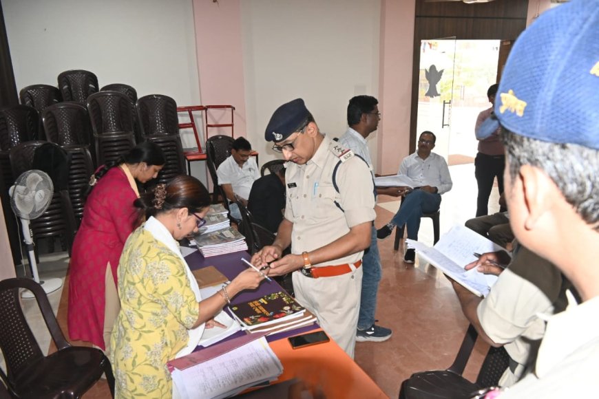 स्कूल प्रबंधन ने सबूत मिटाने पैरेन्ट्स से वापिस मंगाई किताबें!