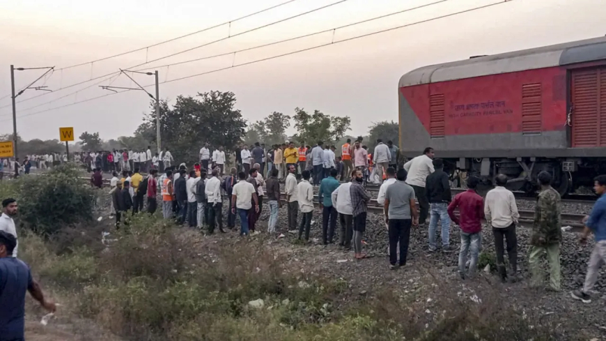 जलगांव ट्रेन हादसा:अफवाह के चलते कई लोगों ने गंवाई जान, अब तक 13 की मौत