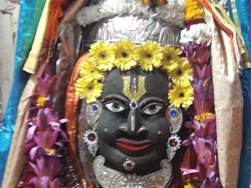 महाकालेश्वर मंदिर में श्रृंगार गिरने की घटना ने उठाए कई सवाल